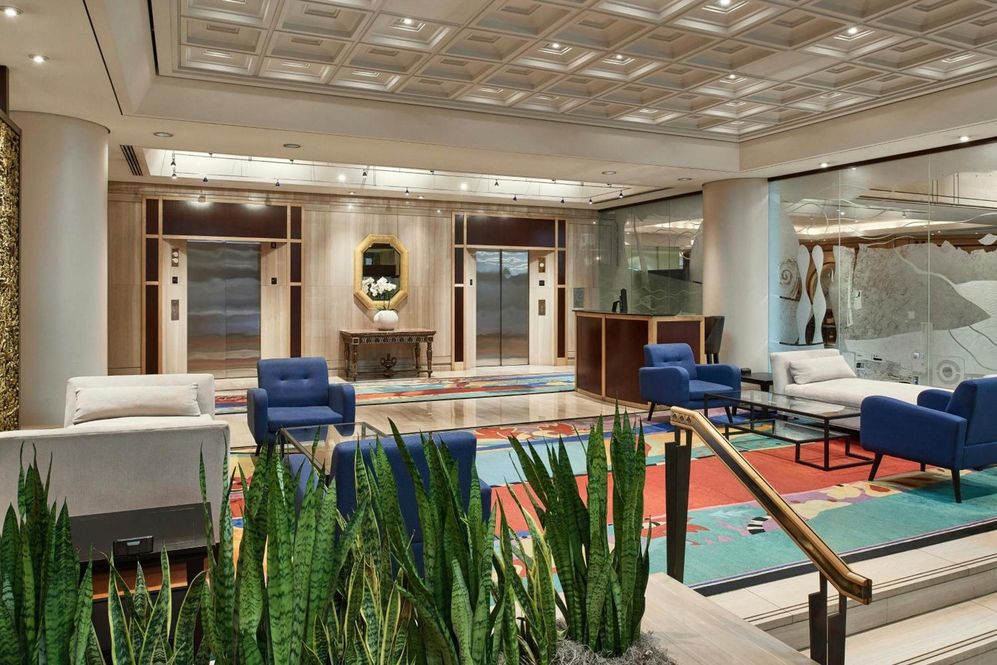 Metropolitan Hotel Vancouver Exterior photo
