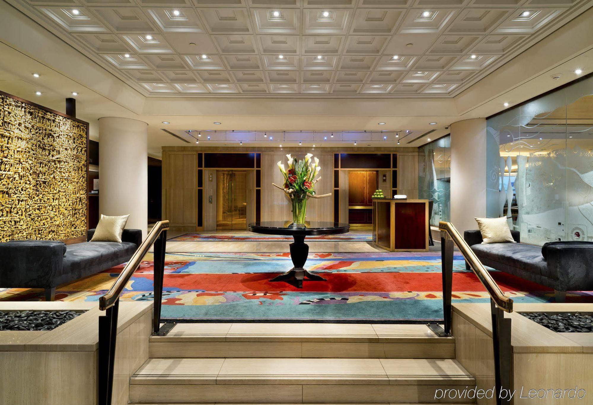 Metropolitan Hotel Vancouver Exterior photo