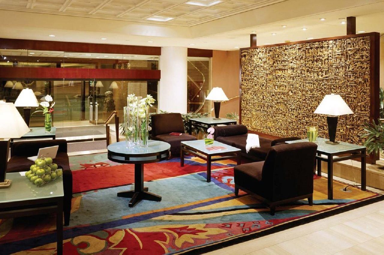 Metropolitan Hotel Vancouver Exterior photo